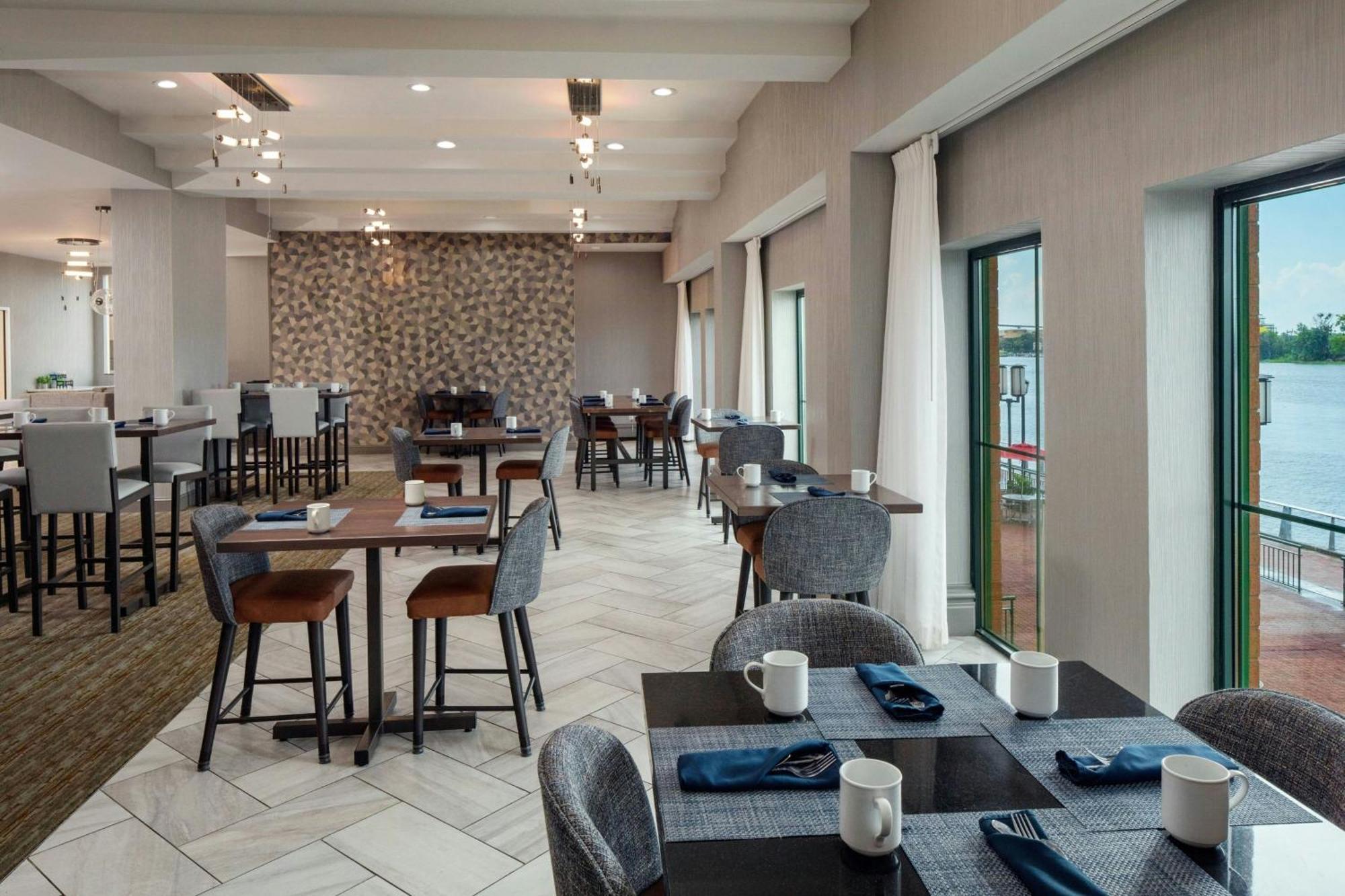 Marriott Savannah Riverfront Esterno foto